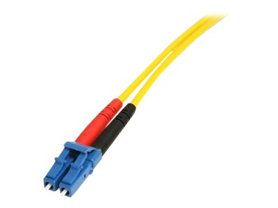 StarTech.com 1m Fiber Optic Cable - Single-Mode Duplex 9125 - LSZH - LCSC - OS1 - LC to SC Fiber Patch Cable (SMFIBLCSC1)